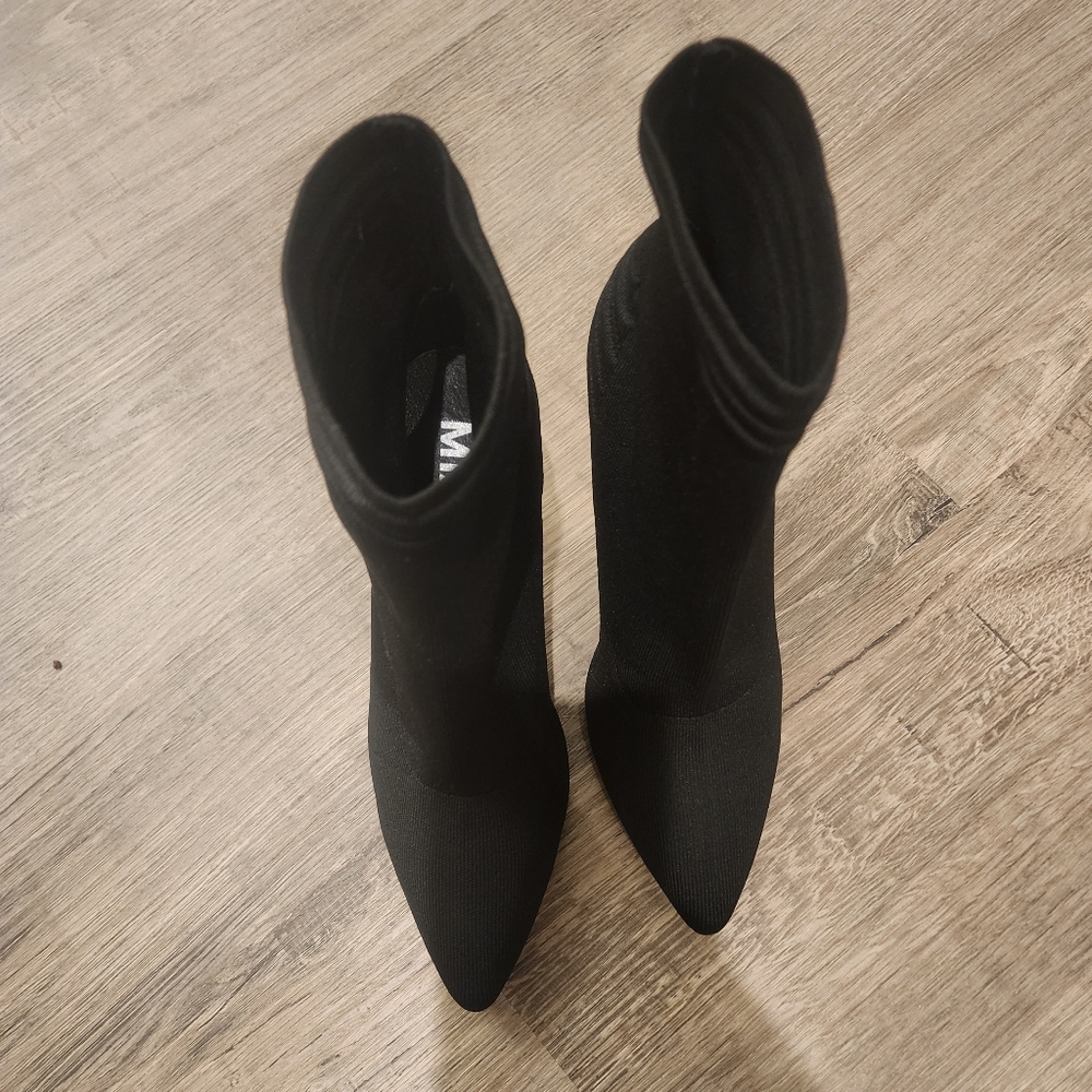 Textured new MIA stilleto booties
